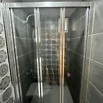 Hotel Social House Mil *