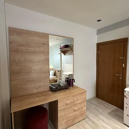 Ξενοδοχείο Social House Mil *