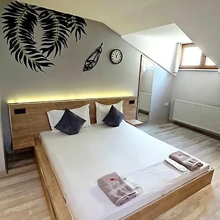 Social House Mil Szálloda
