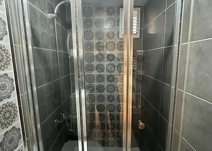 Отель Social House Mil *