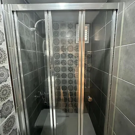 Ξενοδοχείο Social House Mil *